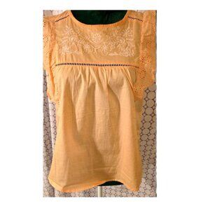 Sweet Wanderer Adorable eyelet trimmed embroidered apricot top M